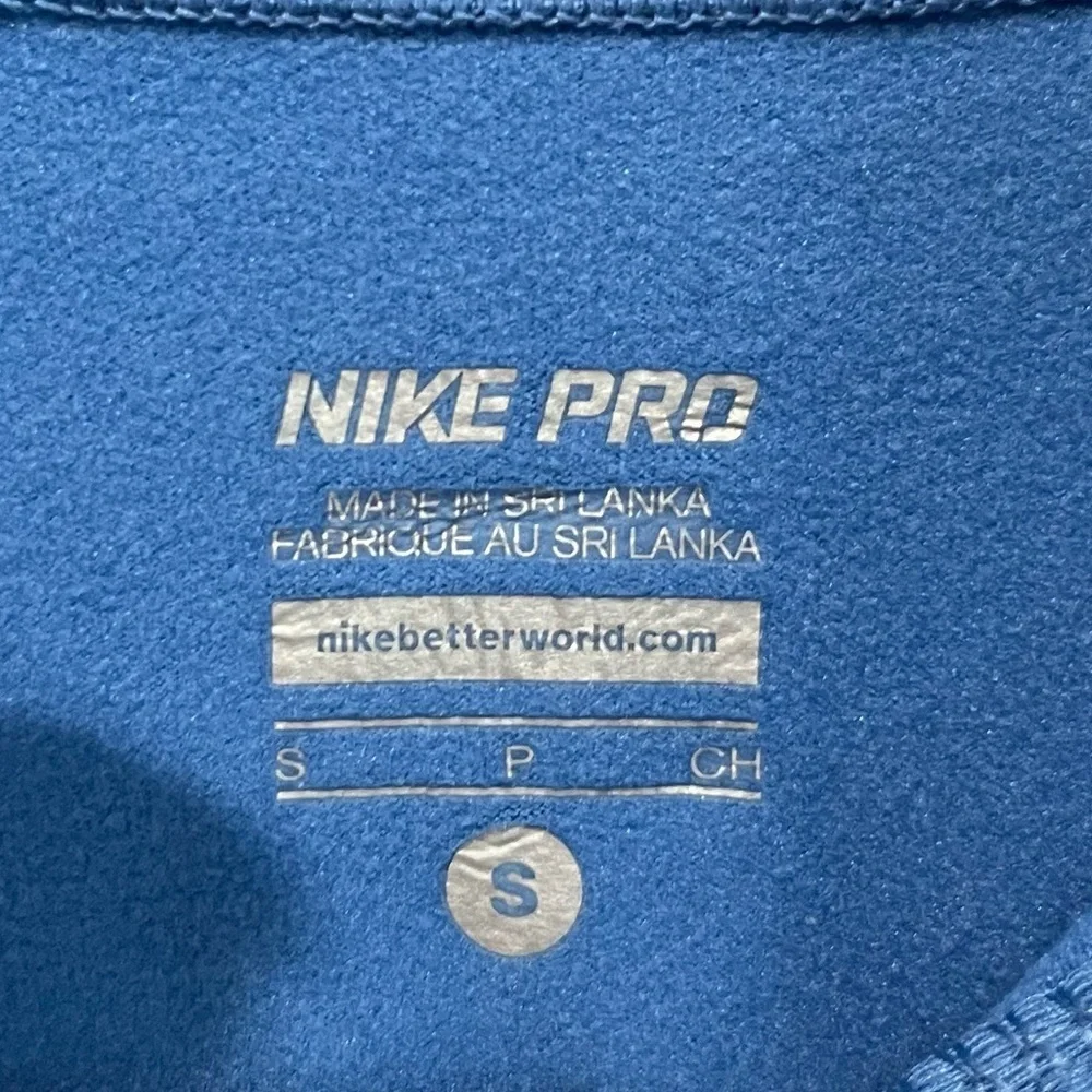 Nike •nike pro
